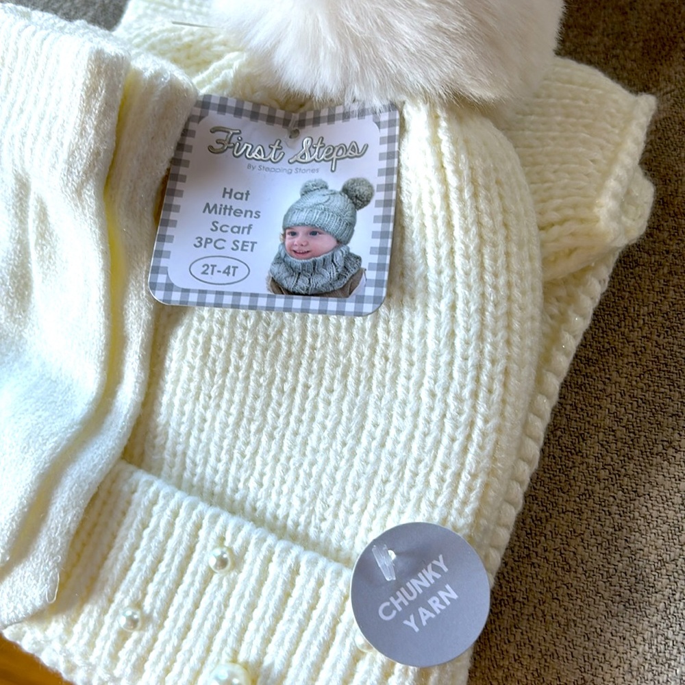 NWT Hat mitten scarf set for 2T-4T color white/ivory.
